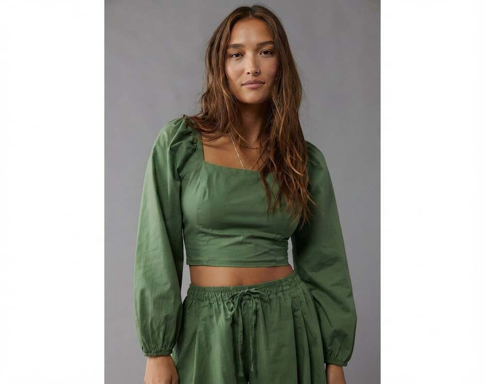 American Eagle Smocked Puff-Sleeve Cropped Blouse in Green